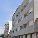 Con Jardin Y Garaje 公寓