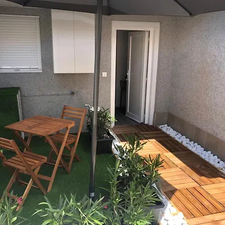 Con Jardin Y Garaje Appartement