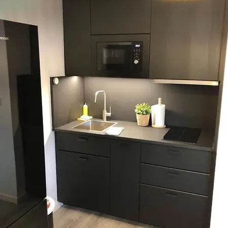 Con Jardin Y Garaje Lejlighed