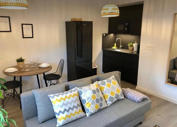 Con Jardin Y Garaje Lejlighed