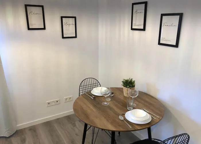 Lejlighed Con Jardin Y Garaje *