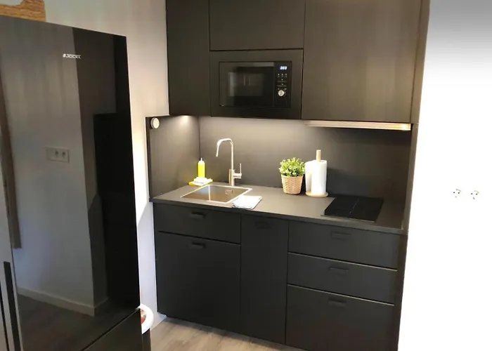 Con Jardin Y Garaje Lejlighed